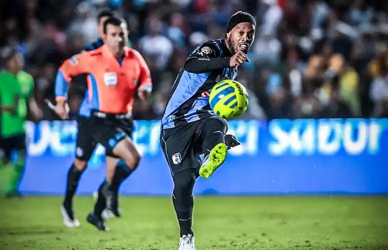 在足球场上 在足球场上