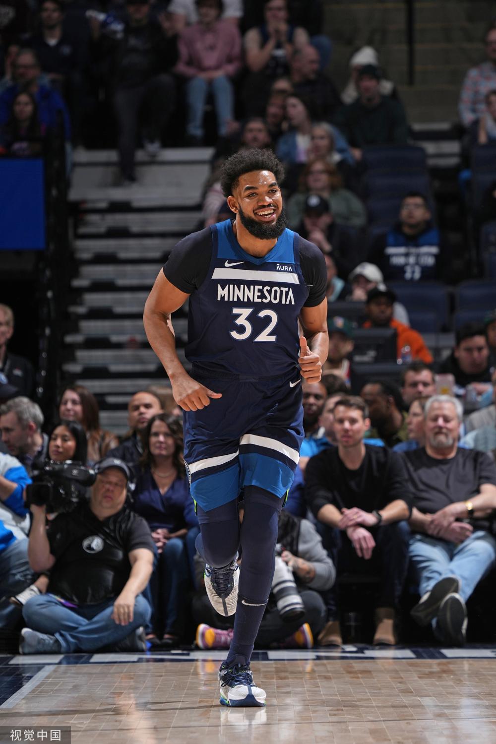 詹姆斯和安 詹姆斯和安